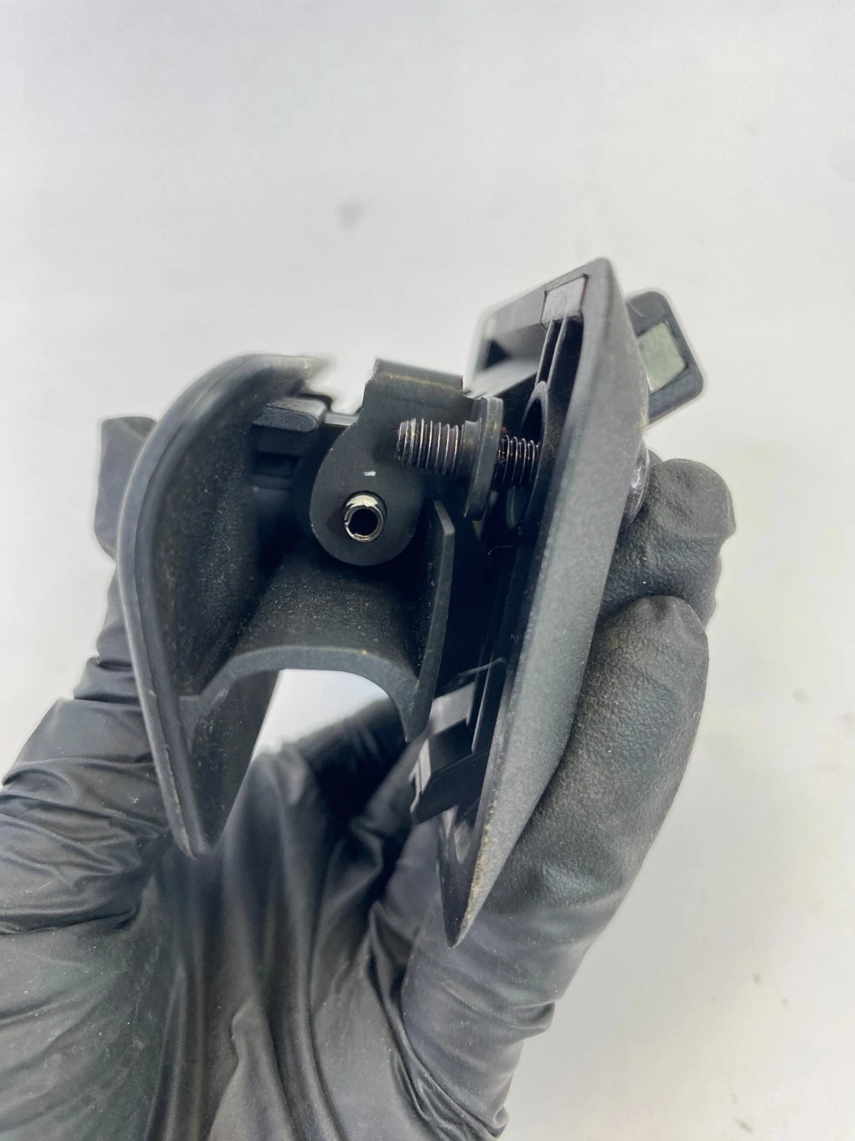 2009-2011 BMW 328I XDRIVE SEDAN DASHBOARD GLOVE BOX LOCK LATCH HANDLE OEM