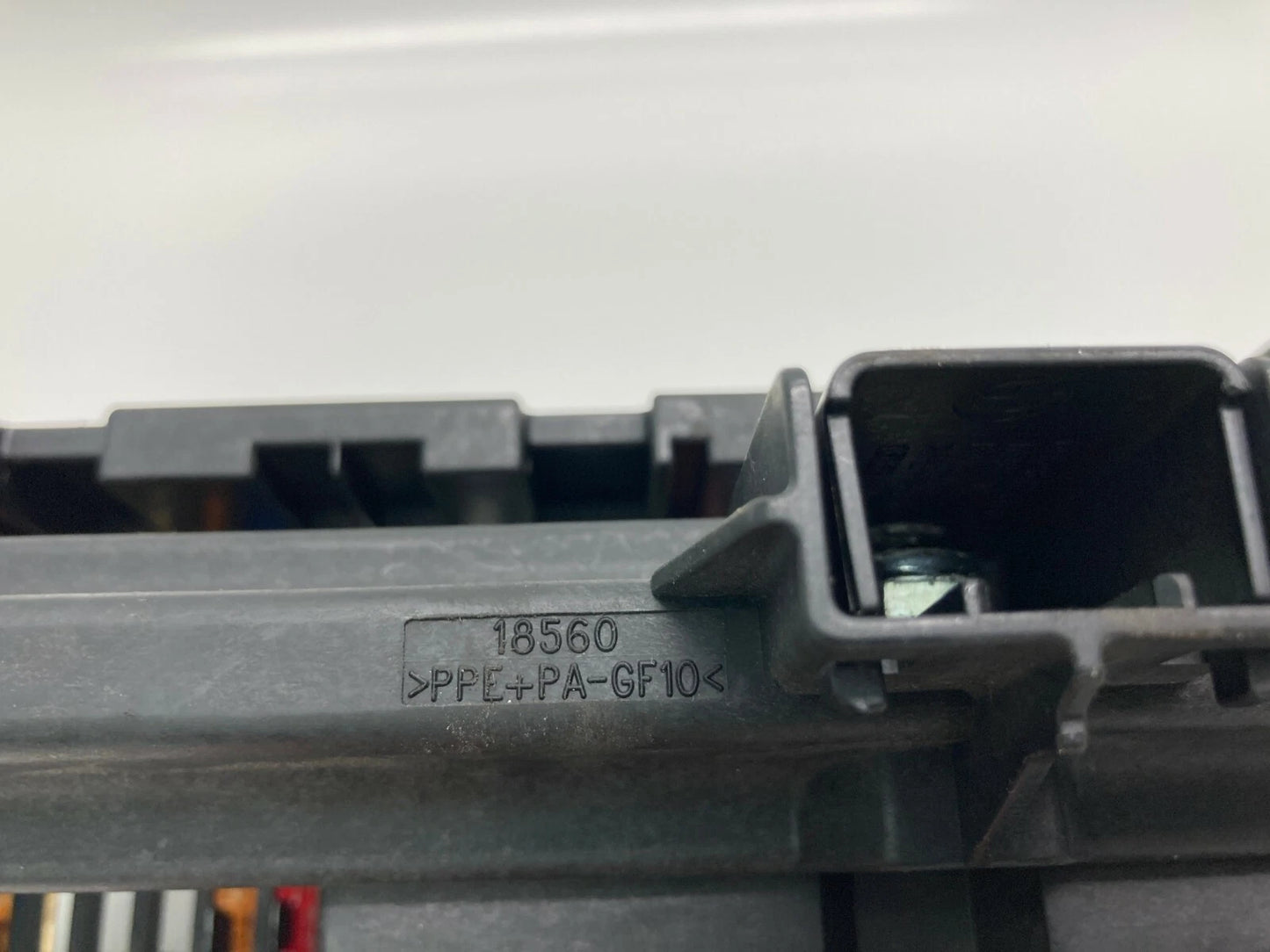 2002-2005 BMW 745I 745LI RIGHT DASH FUSE RELAY POWER DISTRIBUTION BOX 69005820