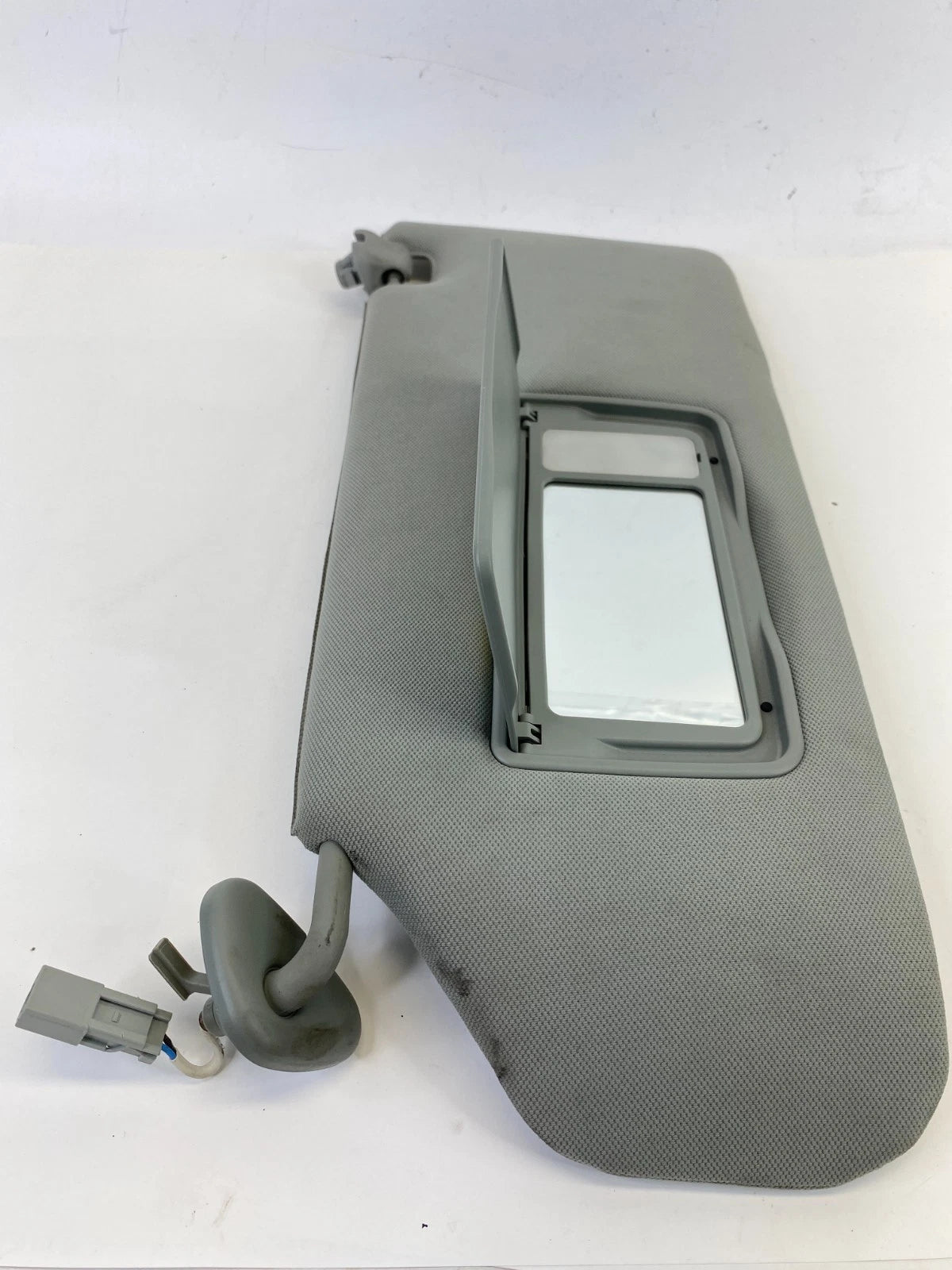 2005-2010 HONDA ODYSSEY LEFT DRIVER SIDE SUNVISOR SUN VISOR SHADE W/ LIGHT OEM