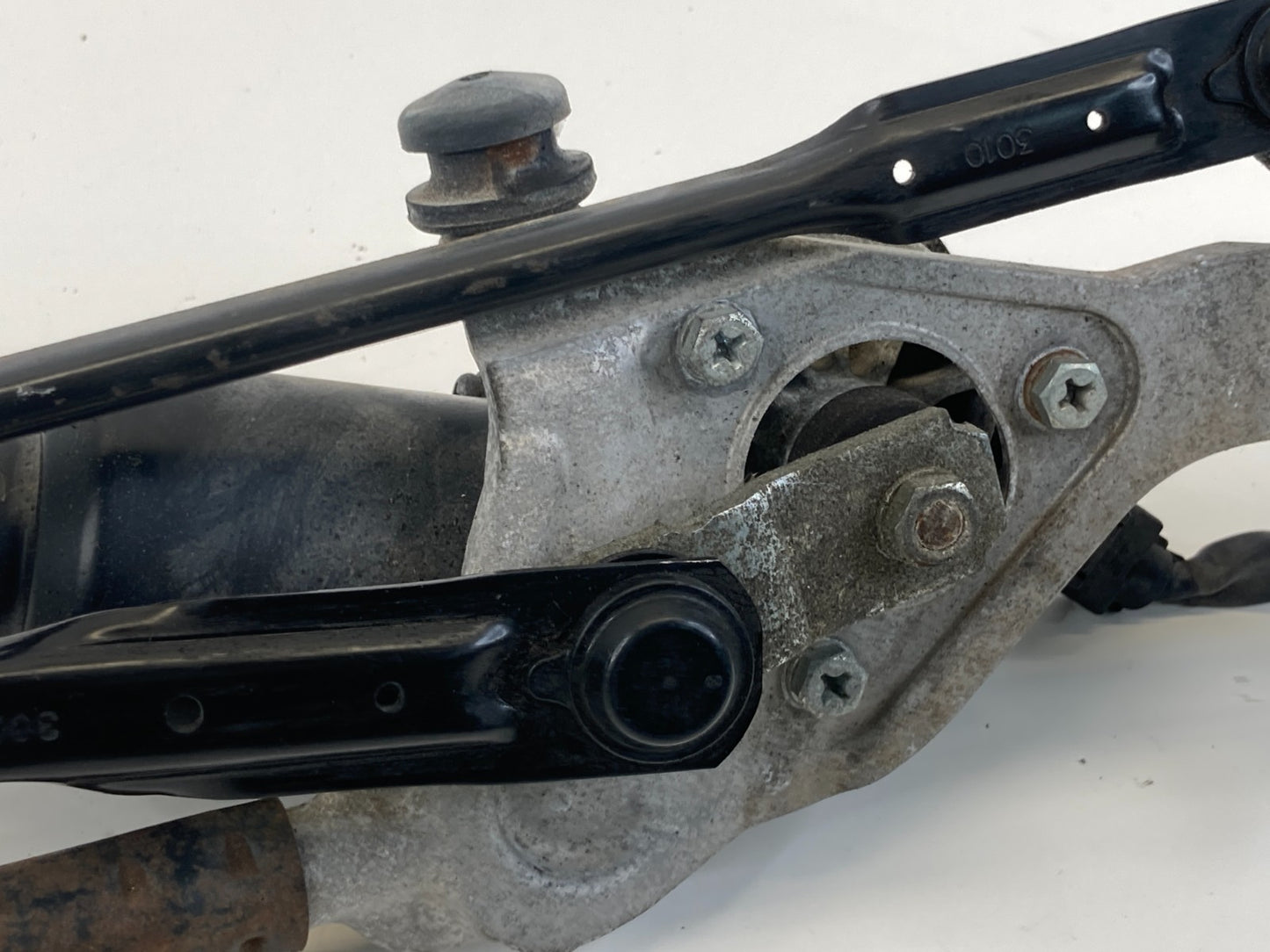 12-17 Hyundai Accent Front Windshield Wiper Linkage & Wiper Motor 98110-1R000