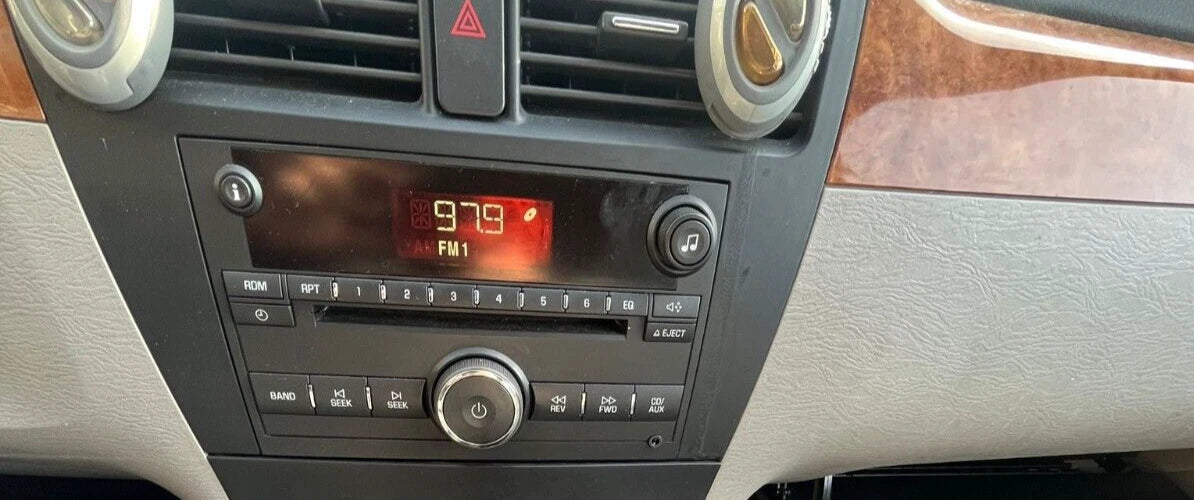 2007 SUZUKI XL-7 XL7 AM/FM RADIO CD PLAYER AUX INPUT 15211251 OEM