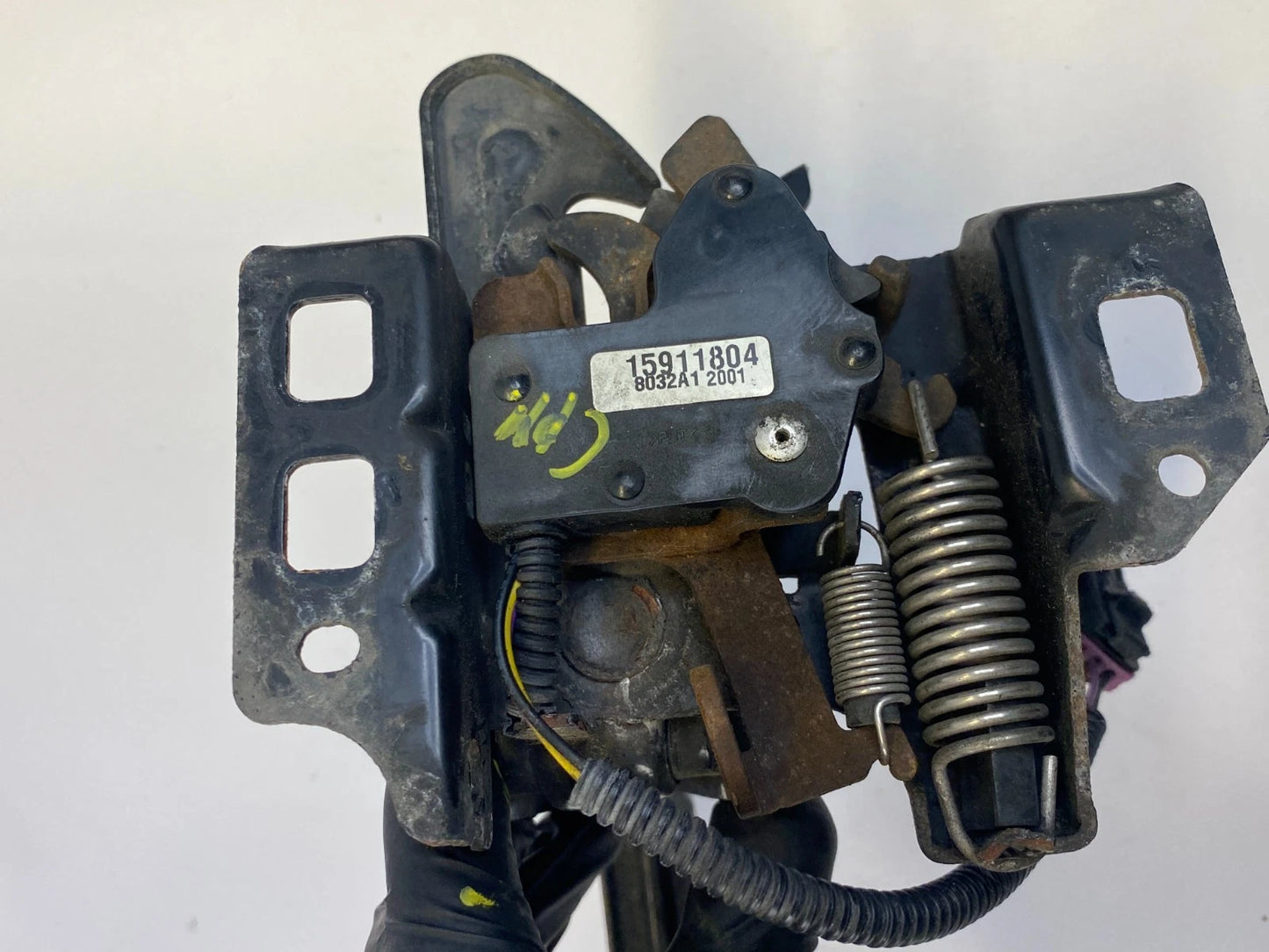 2006-2011 CHEVROLET HHR HOOD LATCH WITH REMOTE START SENSOR 25793975 OEM