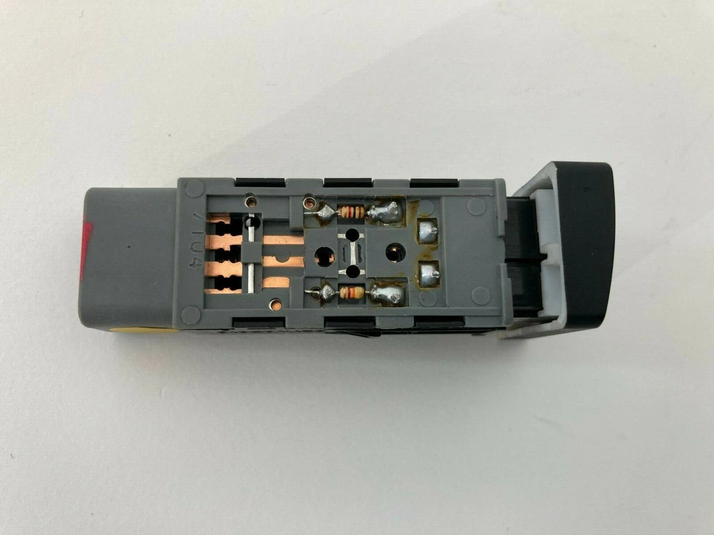 2007 2008 HYUNDAI ENTOURAGE WINDSHIELD DEFROSTER SWITCH BUTTON 621W05010 OEM