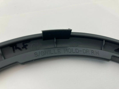 2003-2009 KIA SORENTO FRONT RH PASSENGER DOOR SPEAKER COVER TRIM OEM 823113E000