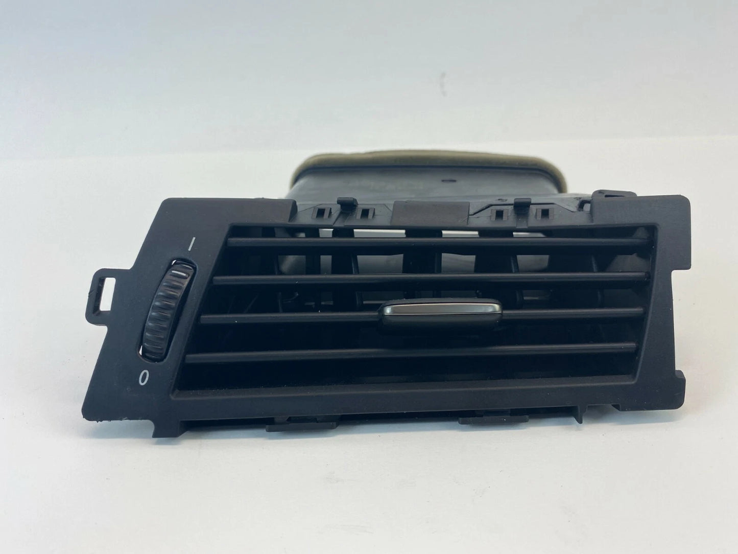 2004 2005 BMW 545I 530I RIGHT PASSENGER SIDE DASH AIR VENT OUTER GRILLE 14121810