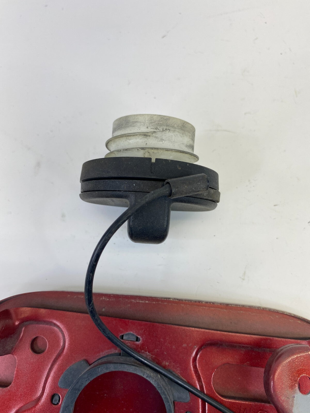 2008-2013 Nissan Rogue Fuel Filler Gas Door Lid Cover W/ Fuel Tank Cap OEM