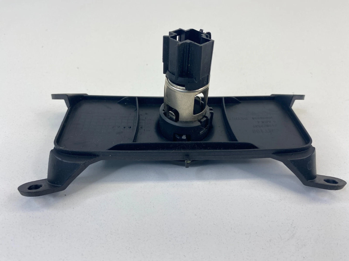 2010-2012 CADILLAC SRX CENTER CONSOLE POWER OUTLET LIGHTER CIGARETTE SOCKET