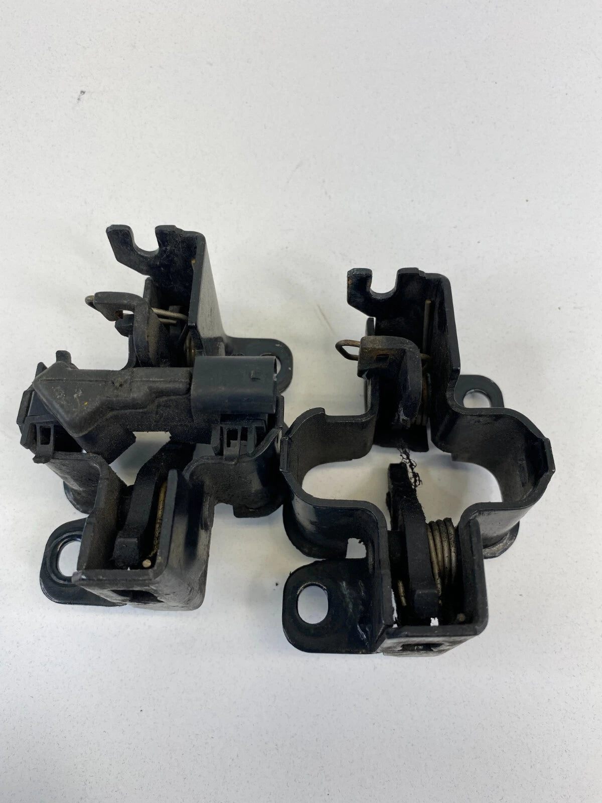 2006-2011 MERCEDES ML350 FRONT HOOD BONNET LOWER LATCH LOCK CATCH PAIR SET OEM