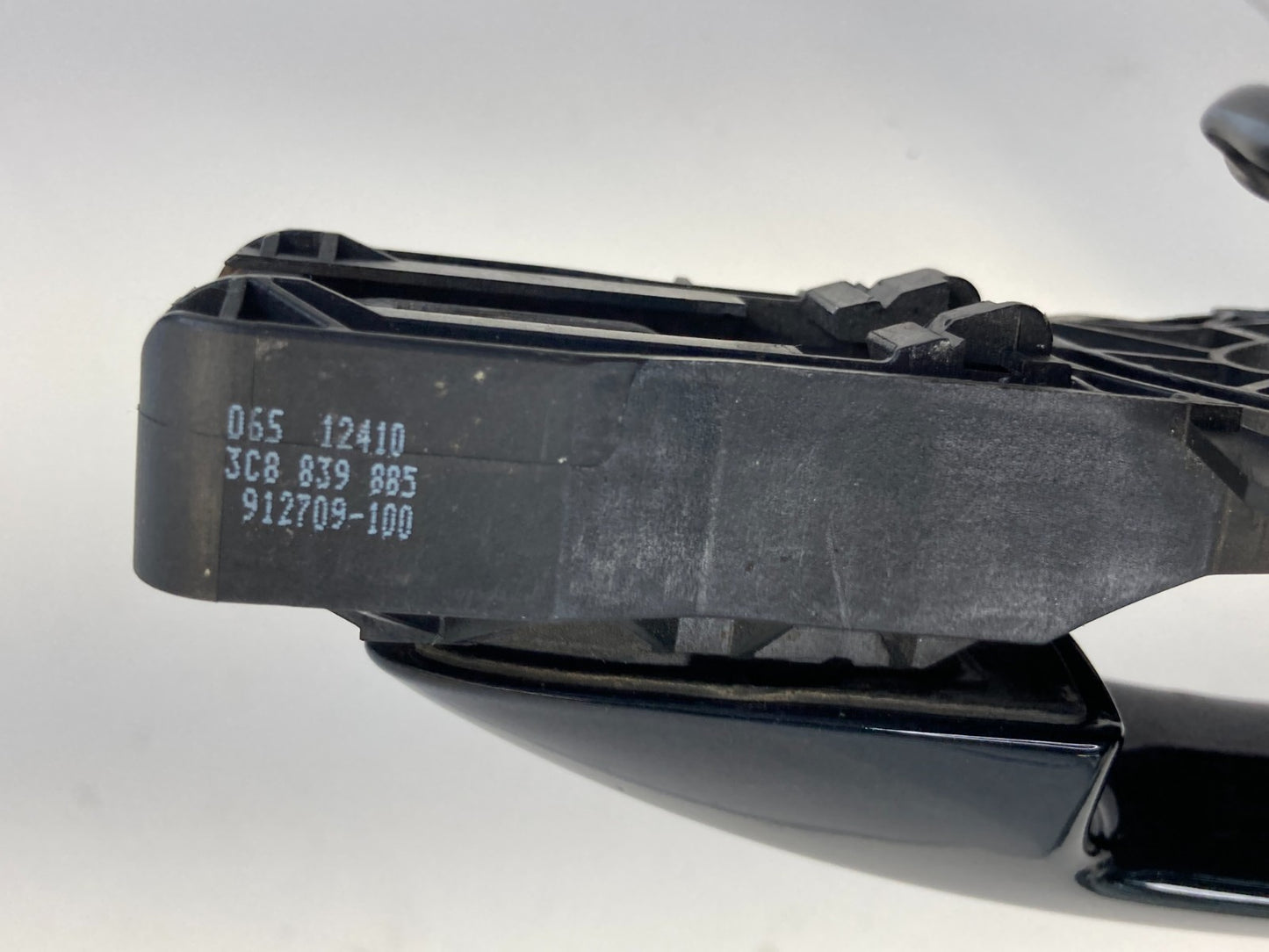 2009-2017 Volkswagen CC Rear Left Side Exterior Door Handle 3C8-839-885 OEM