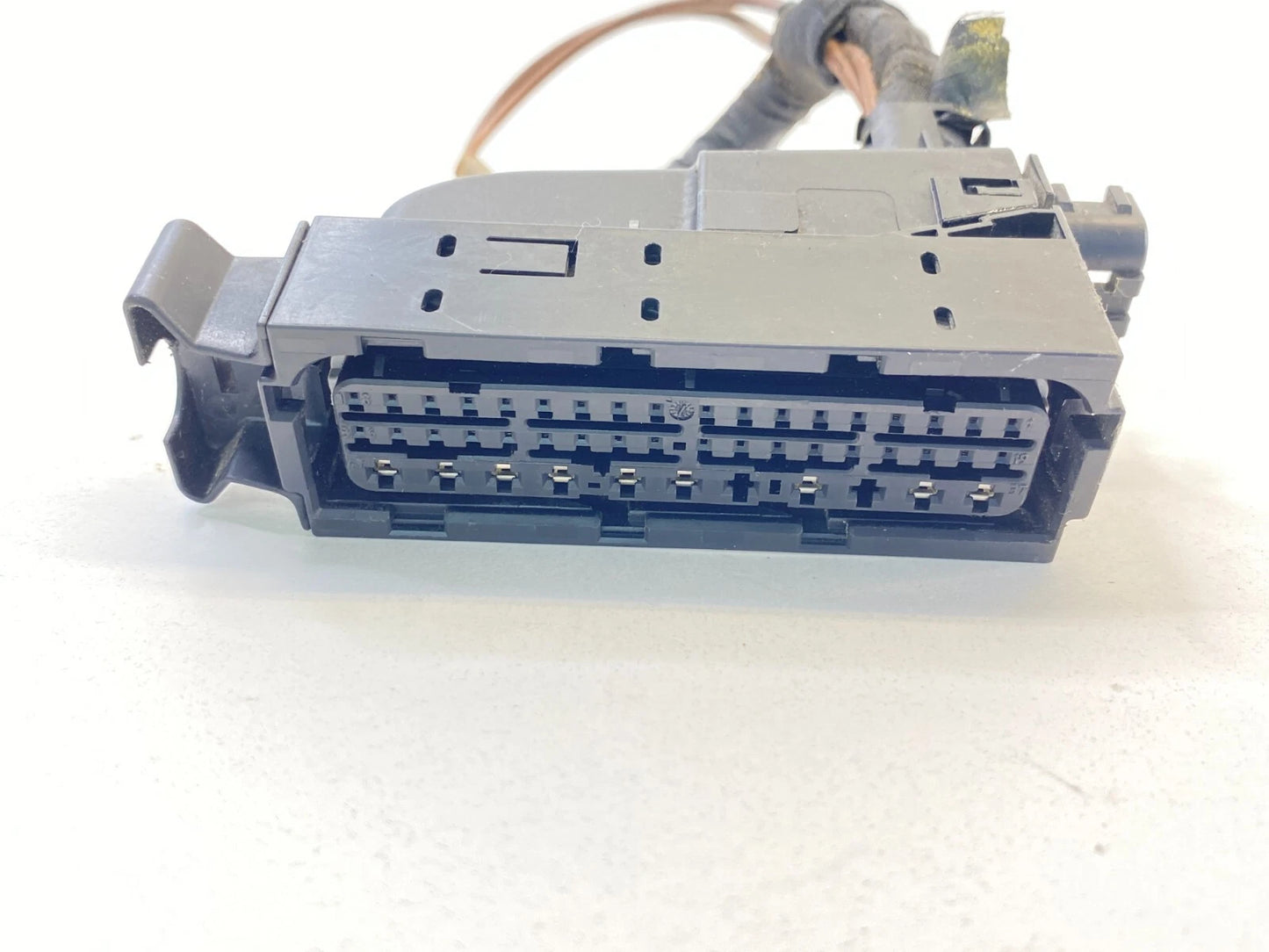 03-06 MERCEDES-BENZ E500 ABS ANTI-LOCK BRAKE PUMP CONNECTOR PLUG OEM 0465451828