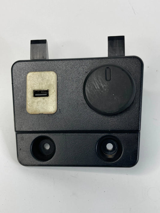 2012-2015 CHEVROLET CAPTIVA SPORT CENTER CONSOLE AUX USB INPUT LIGHTER 20880527