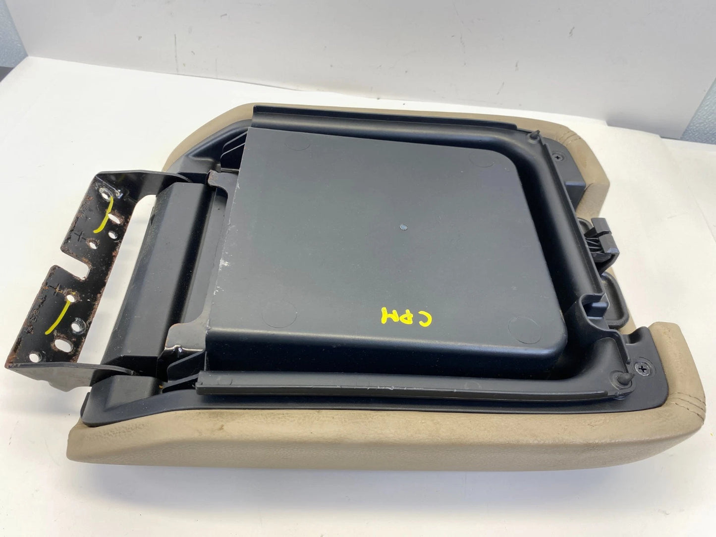 2013-2020 NISSAN PATHFINDER CENTER CONSOLE ARMREST LID STORAGE COMPARTMENT