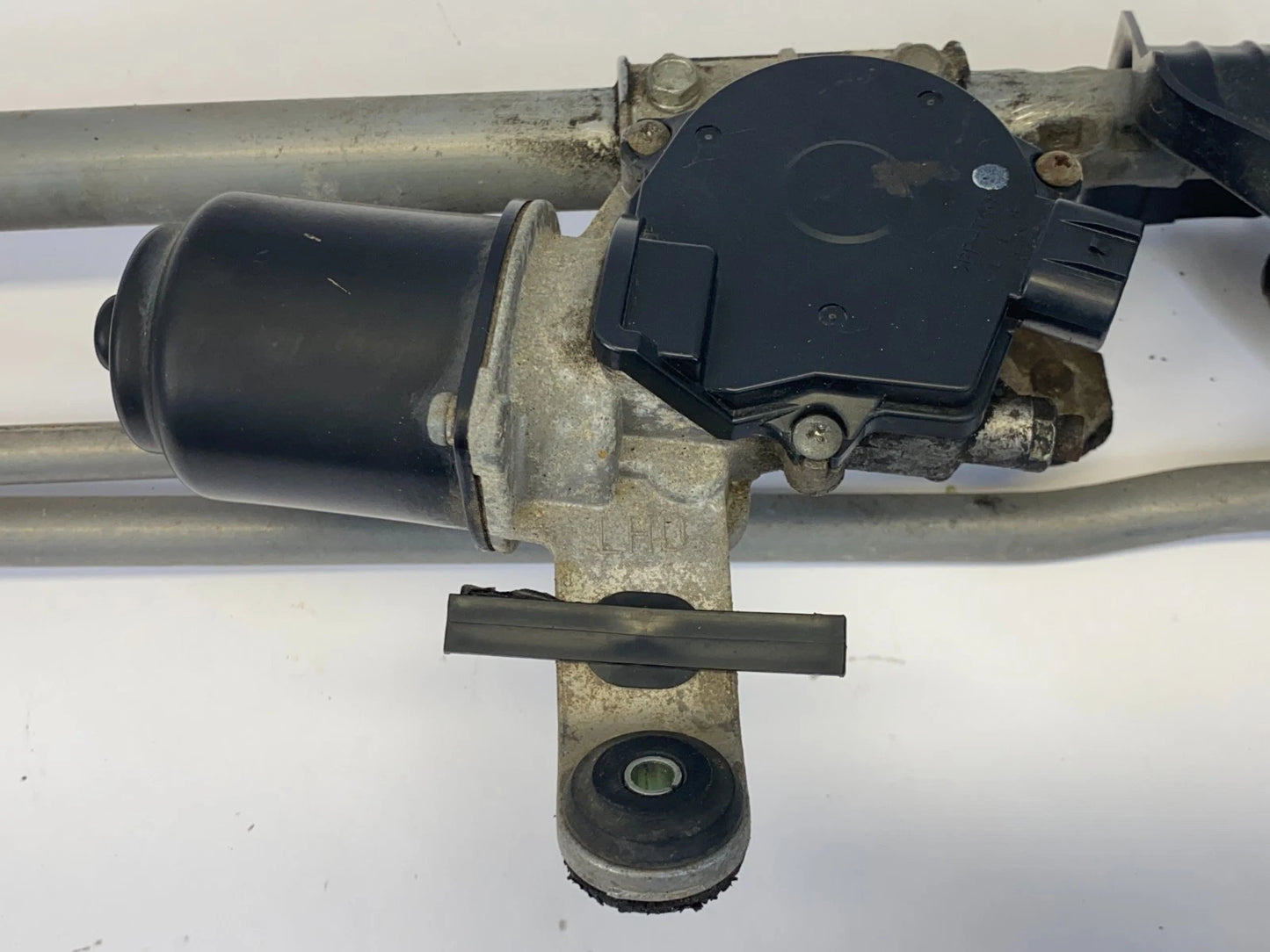 2010-2014 SUBARU OUTBACK FRONT WINDSHIELD WIPER MOTOR ASSY W/ LINKAGE OEM