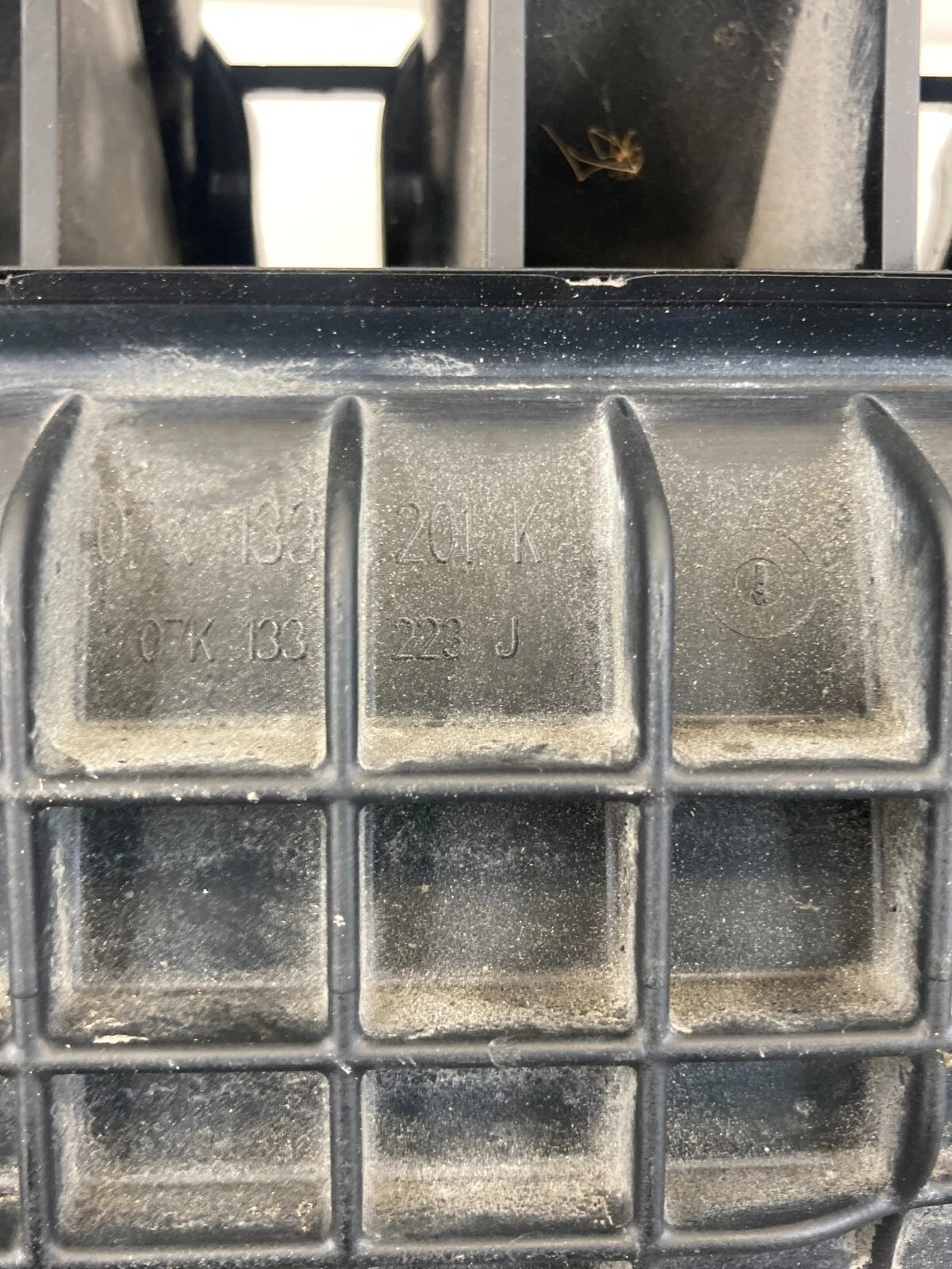 05-14 VW VOLKSWAGEN JETTA 10-14 GOLF 2.5L L5 AIR INTAKE MANIFOLD 07K133201K OEM