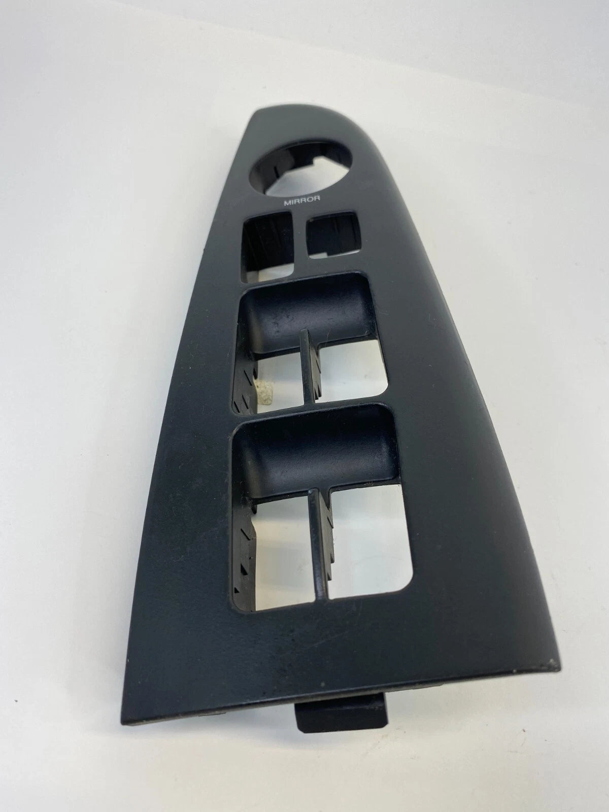 2007-2010 HYUNDAI ELANTRA FRONT LEFT DOOR POWER WINDOW SWITCH BEZEL 93570-2H010