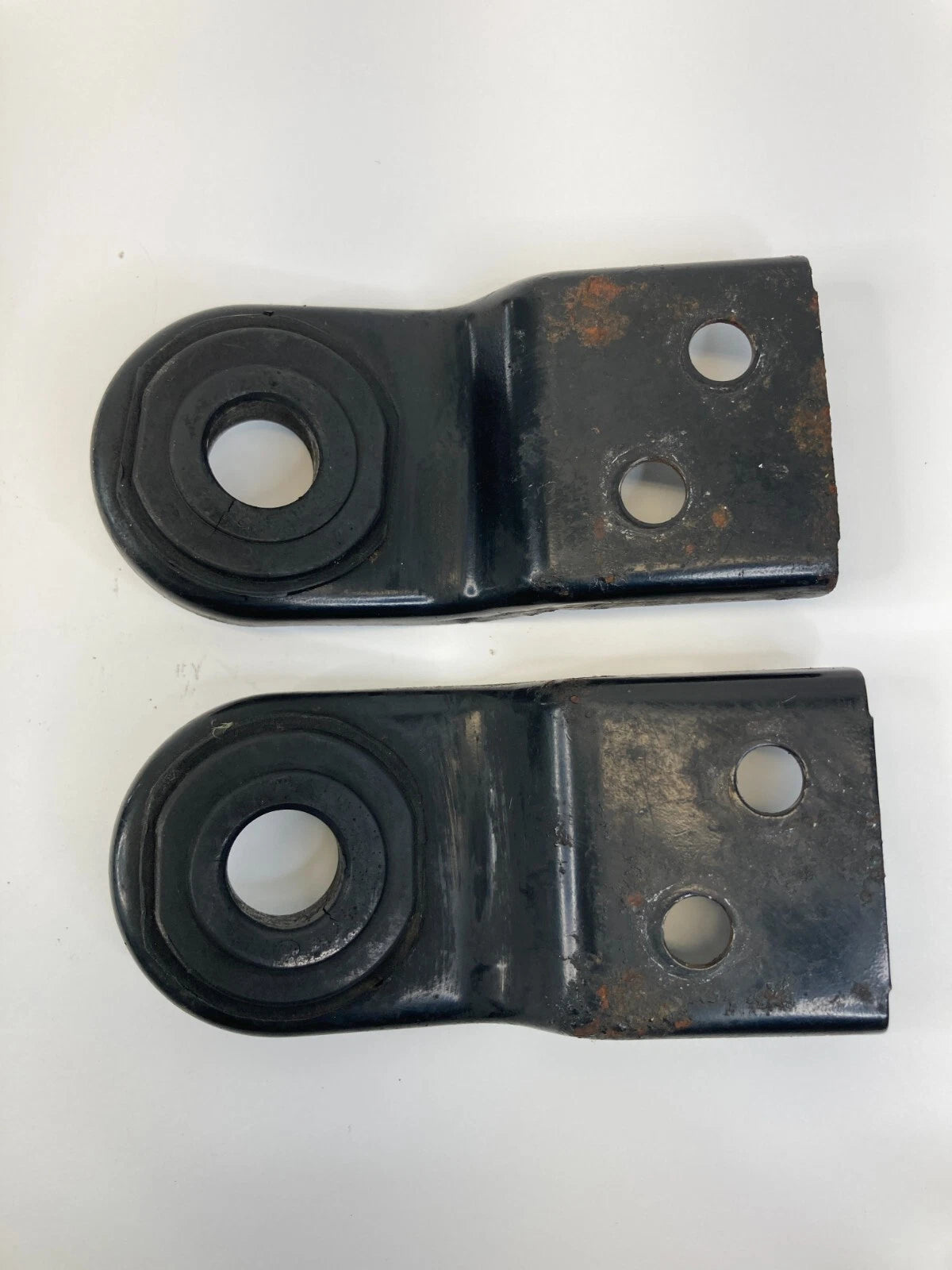 1997-2003 MITSUBISHI MONTERO SPORT RADIATOR BRACKET SUPPORT PAIR SET OEM