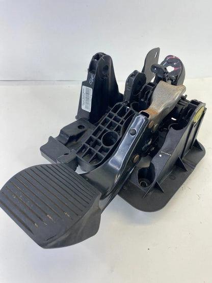 2015-2019 Fiat 500 1.4L Automatic Transmission Brake Pedal & Bracket 53100078