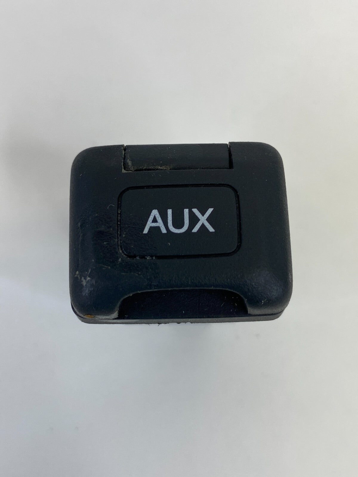 13-22 Acura ILX 09-14 TSX Center Console Audio AUX Auxiliary Outlet Jack Bezel