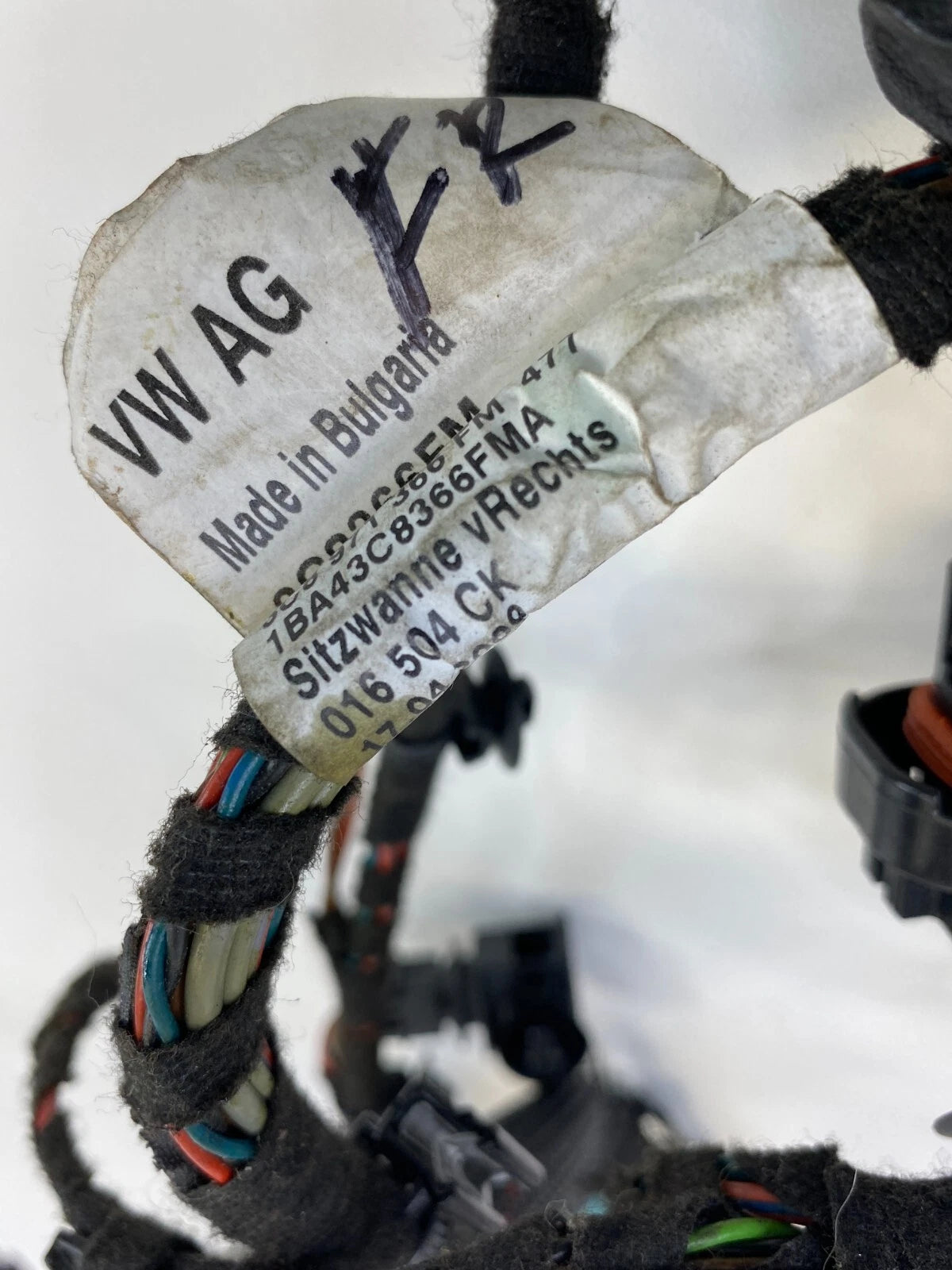 2009-2017 VOLKSWAGEN CC FRONT RIGHT SEAT ADAPTER WIRING HARNESS 3C8-971-366 OEM