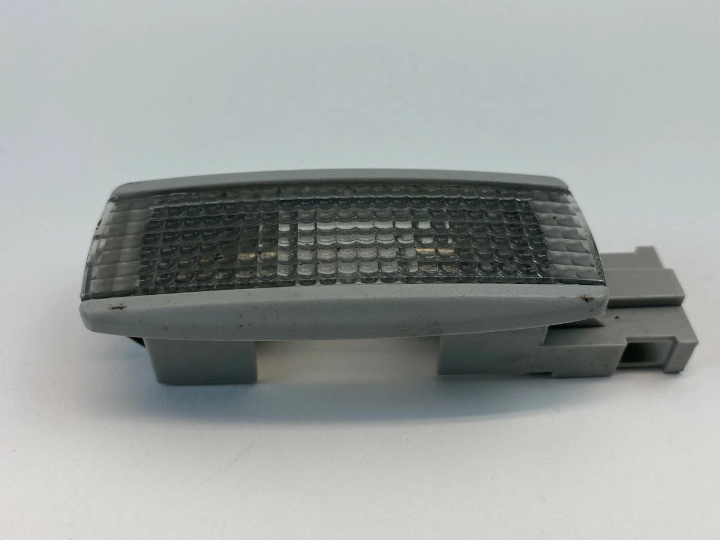 98-10 VOLKSWAGEN BEETLE 99-05 JETTA GOLF SUNVISOR LAMP SUN VISOR LIGHT 3B0947113