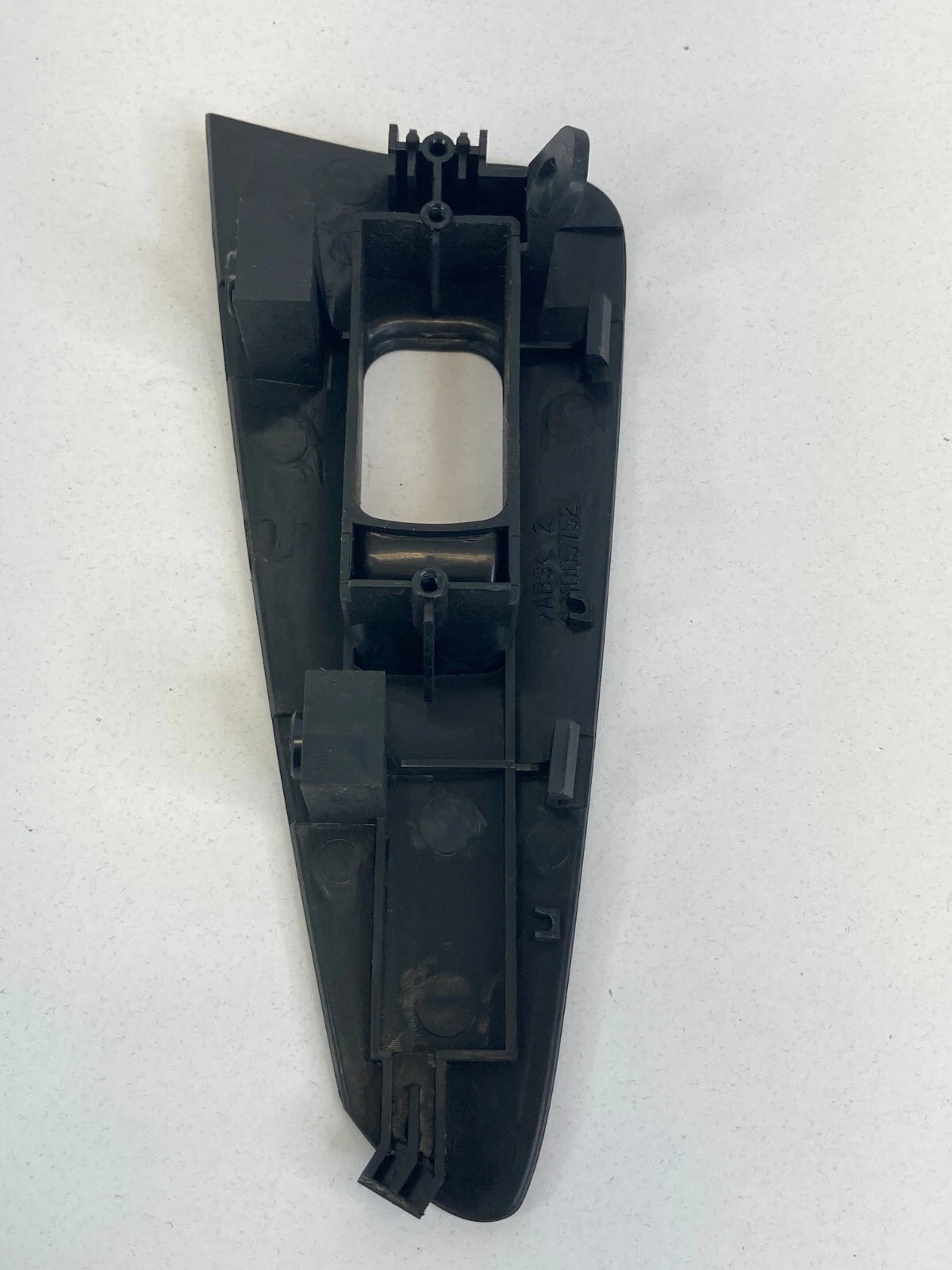 2010-2013 KIA FORTE REAR LEFT SIDE DOOR WINDOW SWITCH BEZEL COVER TRIM 201005752