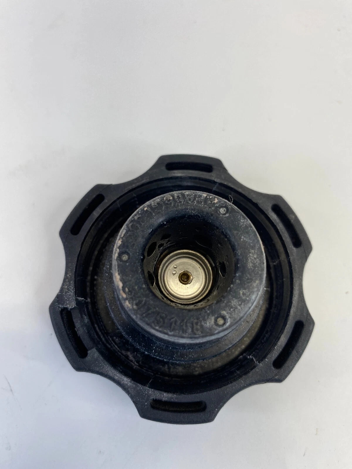 2005-2010 PONTIAC G6 2.4L L4 RADIATOR COOLANT RESERVOIR COVER FLUID CAP OEM