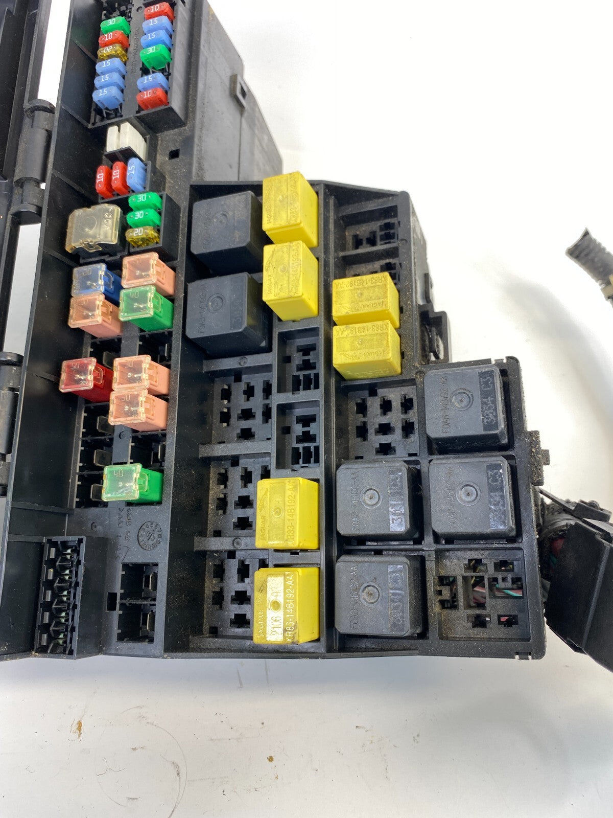 03-08 Jaguar S-type 3.0L RWD Engine Fuse Box Fusebox Relay Module 2R8T-14A003-EB