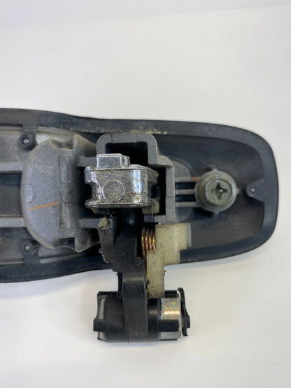 2003-2006 SUZUKI XL-7 FRONT LEFT DRIVER SIDE EXTERIOR DOOR HANDLE 82820-65D10