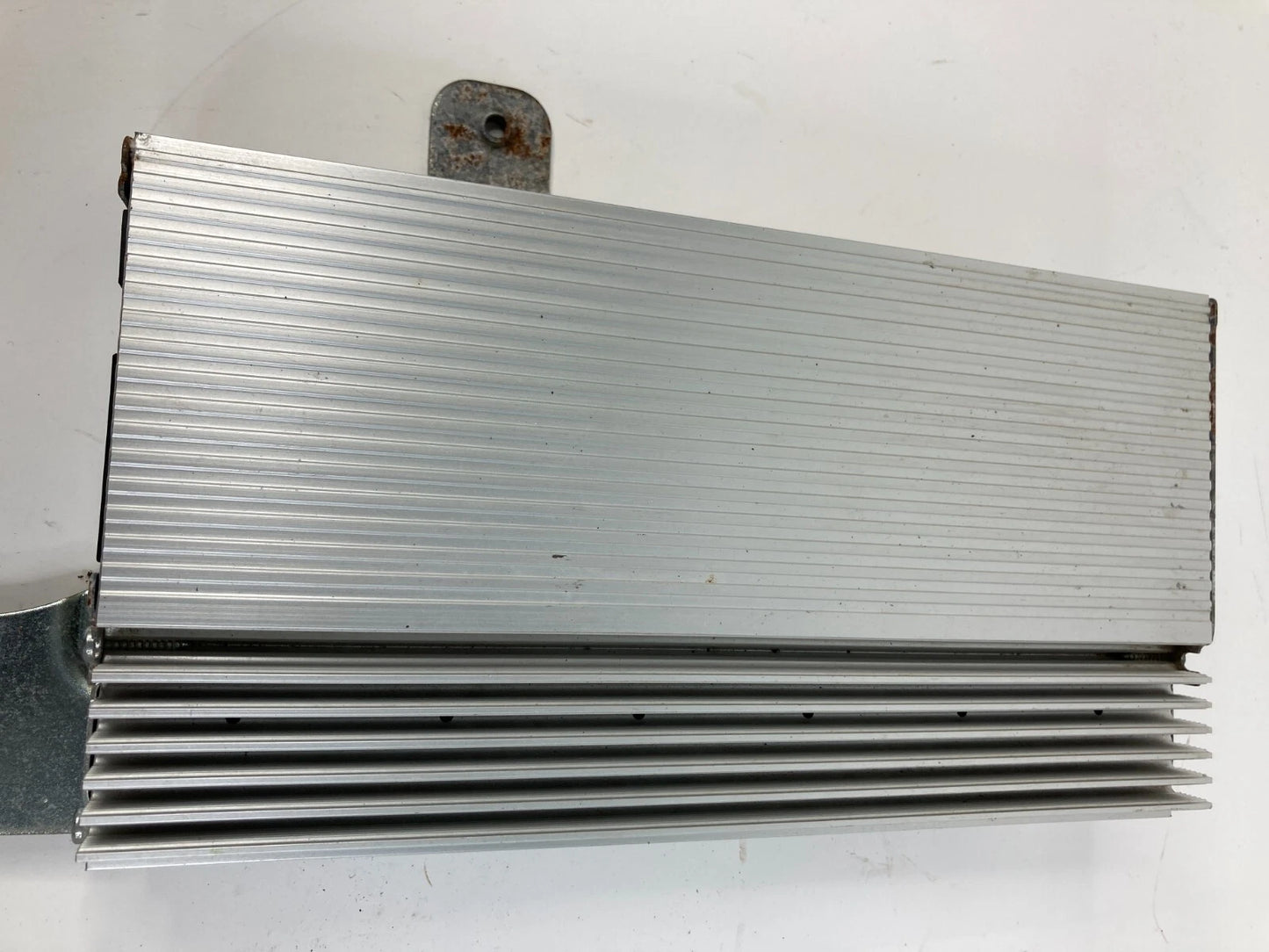 2009-2014 VW VOLKSWAGEN ROUTAN RADIO AUDIO STEREO AMPLIFIER AMP 05064618AB OEM