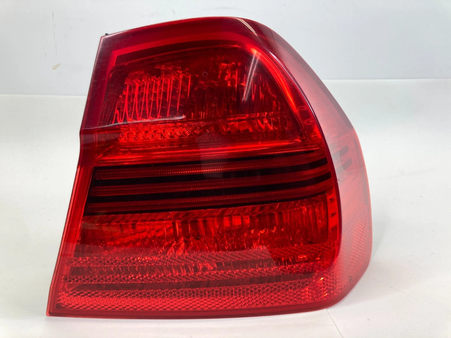 07 08 BMW 328XI REAR RIGHT PASSENGER SIDE OUTER TAIL LIGHT TAILLIGHT 7161956 OEM