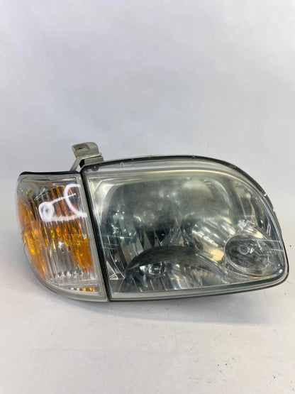 2005 2006 TOYOTA TUNDRA FRONT RIGHT HEADLIGHT HEAD LAMP W/ TURN SIGNAL LIGHT OEM