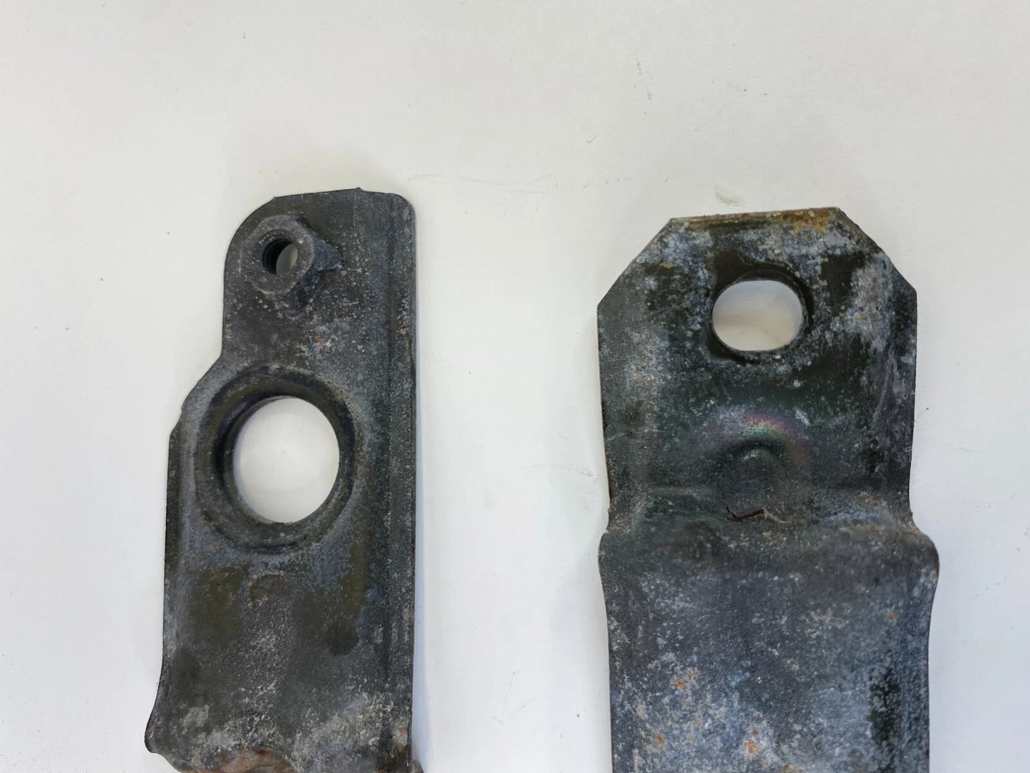 1996-2004 NISSAN PATHFINDER UPPER RADIATOR SUPPORT BRACKET PAIR SET ASSY OEM