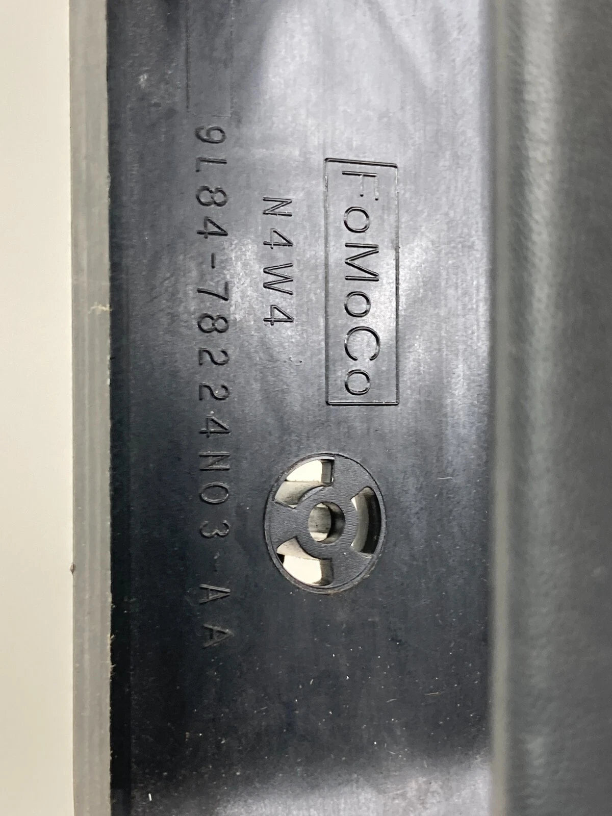 2001-2012 Ford Escape SUV 4-DR Front Left Exterior Door Handle 9L84-78224N03-AA