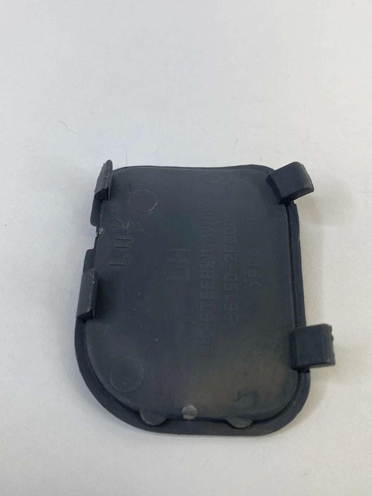 2004-2009 KIA SPECTRA LEFT SIDE STEERING WHEEL LID CAP 56190-2F000 OEM