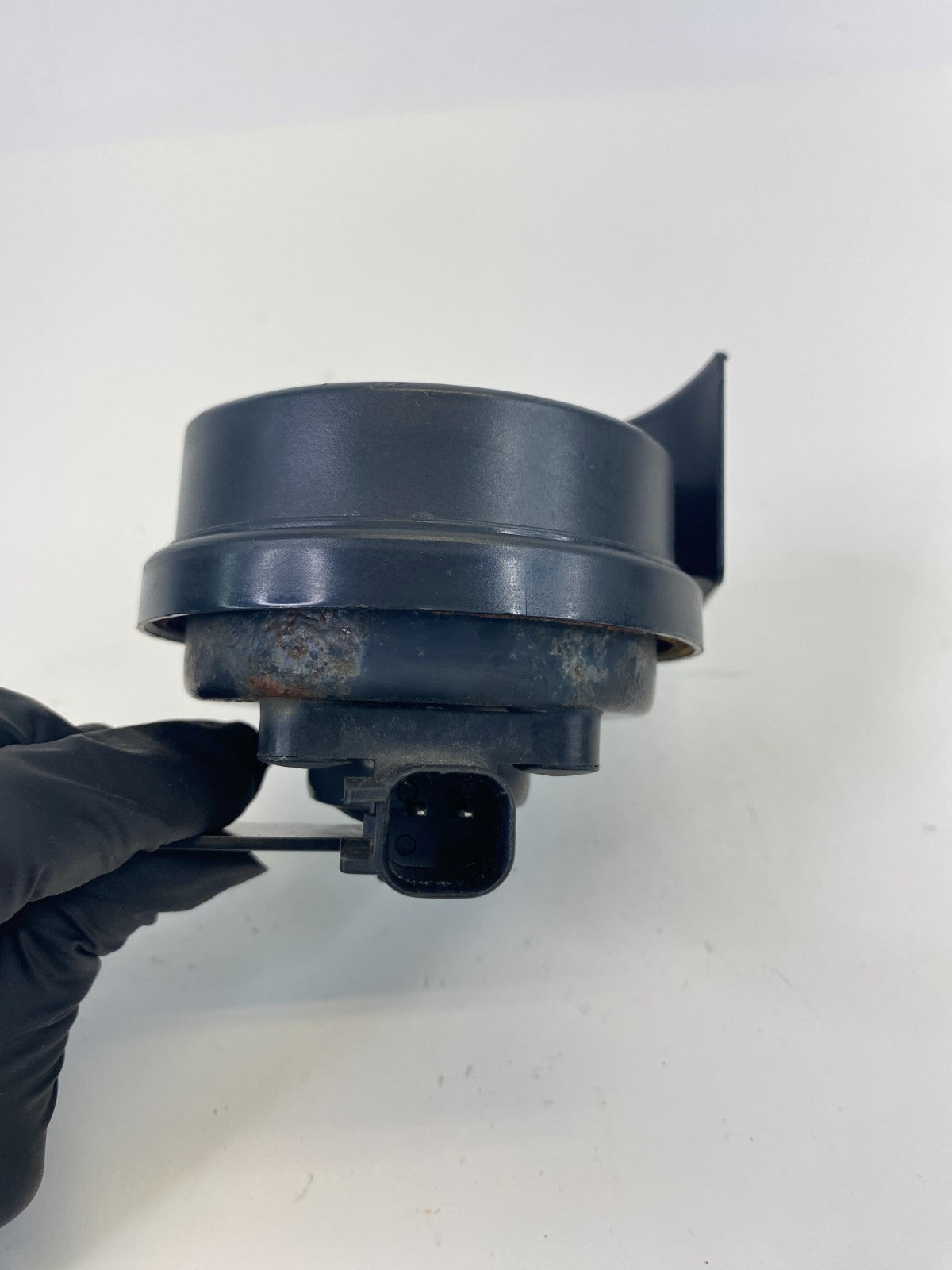 10-17 Chevy Equinox 08-17 Enclave Low Note Horn Pitch Tone Alarm Signal E4000099