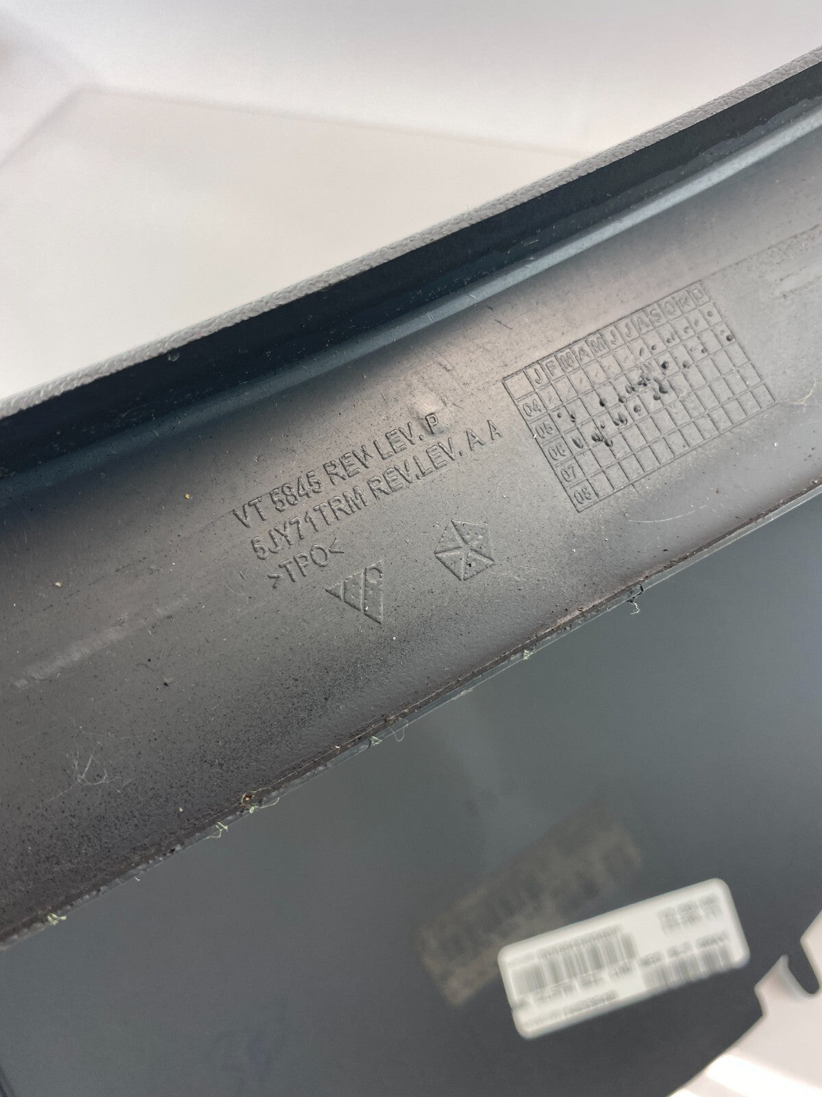 05 06 07 Jeep Grand Cherokee Speedometer Cluster Dash Bezel Trim 5JY71TRM OEM