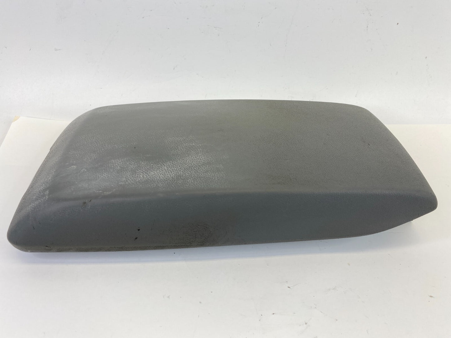 2005-2007 Dodge Magnum Center Console Lid Armrest Arm Rest 1057280BD5AB OEM
