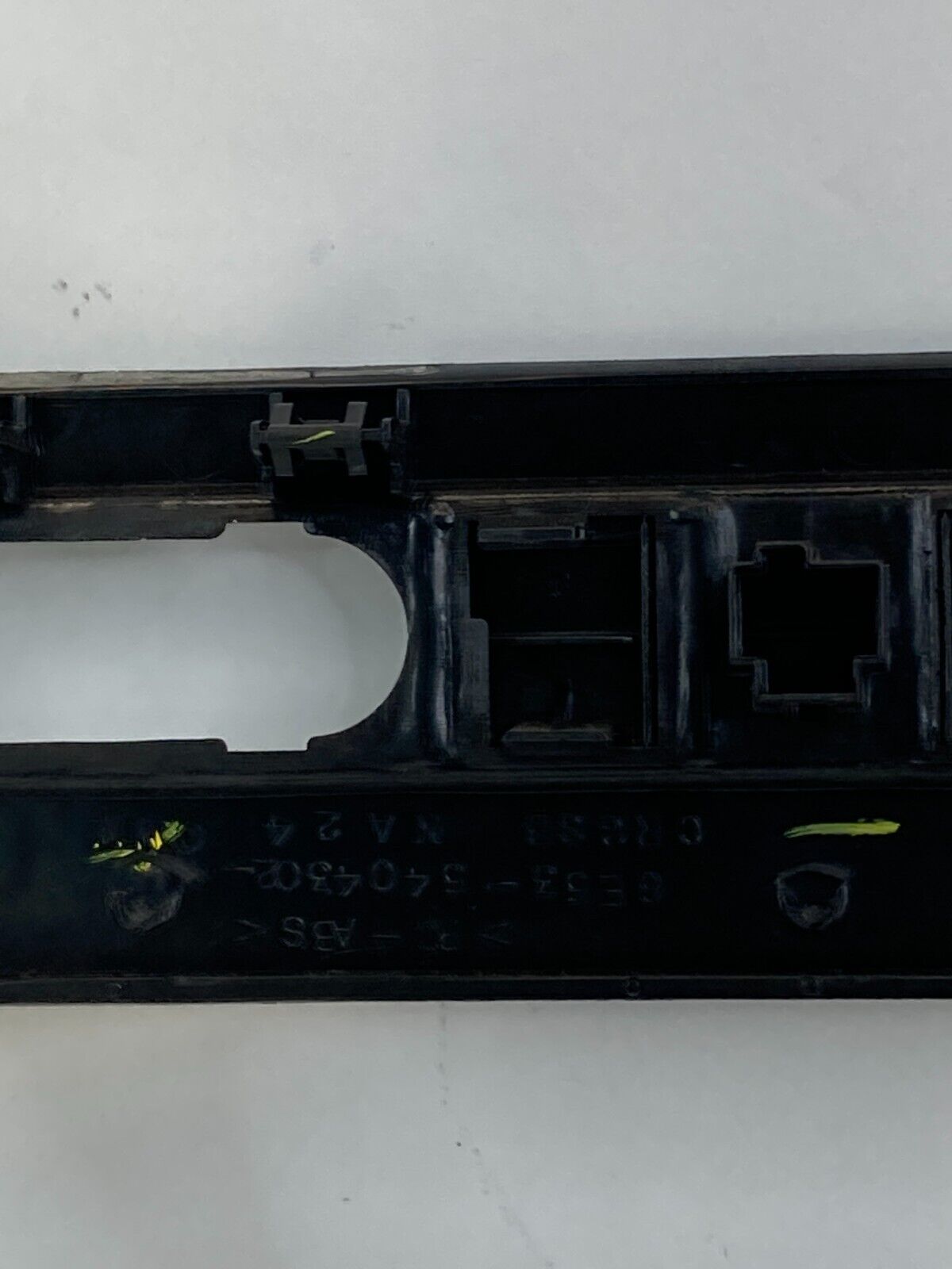 06 07 08 09 Ford Fusion Center Dash Radio Bezel Panel Trim 6E53-5404302 OEM