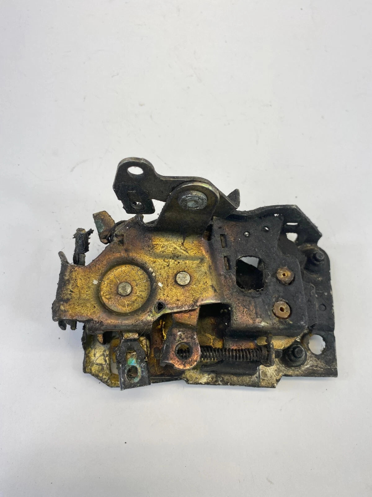 1999 2000 CADILLAC ESCALADE FRONT RIGHT PASSENGER DOOR LOCK LATCH ASSEMBLY FR RH