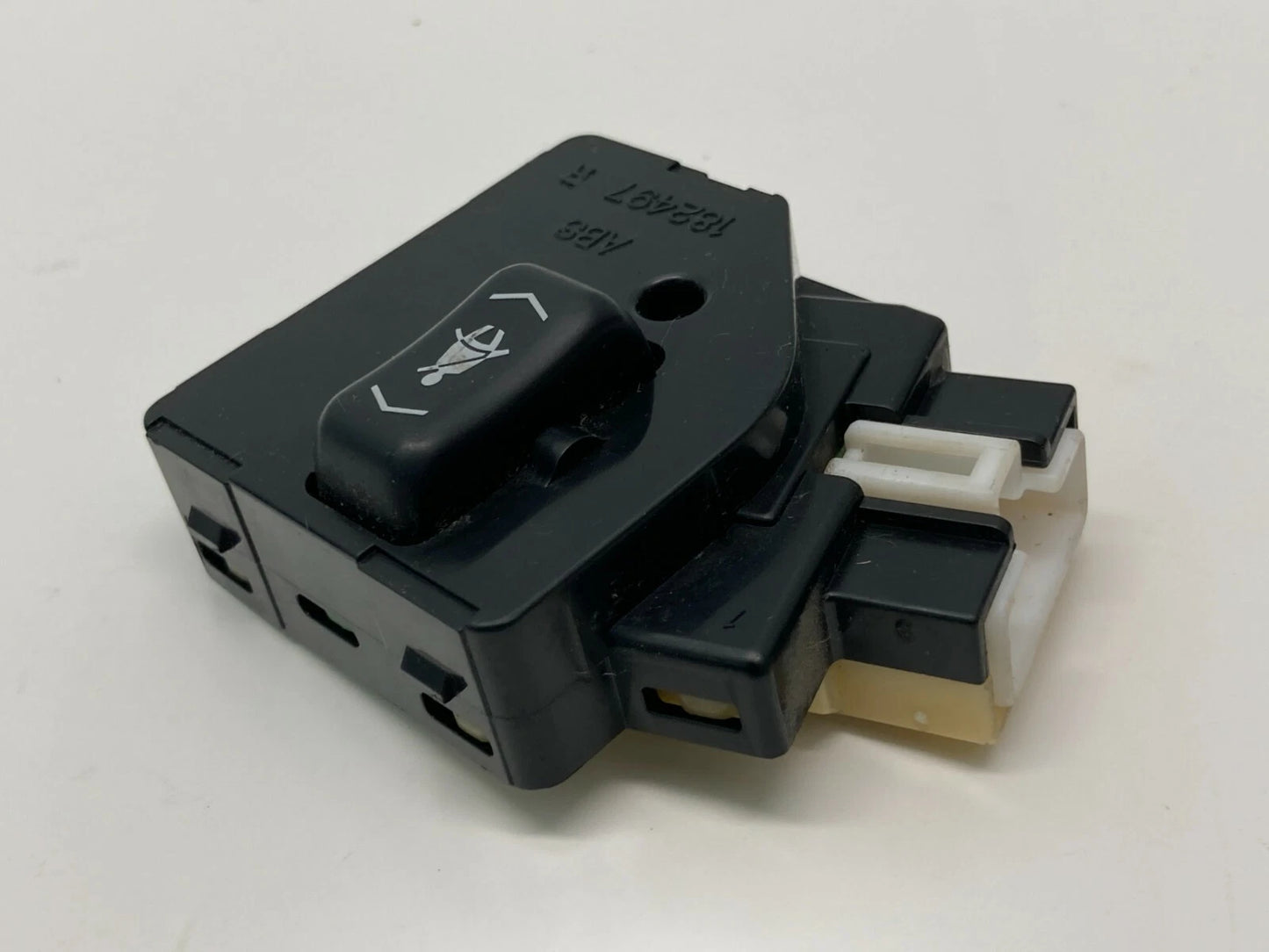 1998 1999 2000 LEXUS LS400 FRONT RIGHT PASSENGER SEAT BELT ADJUSTMENT SWITCH OEM