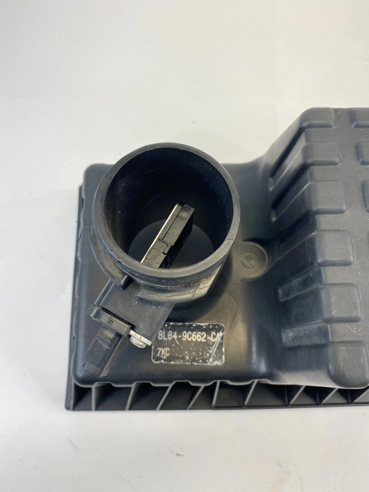 05-07 FORD ESCAPE 2.3L AUTO UPPER AIR CLEANER BOX W MASS AIR SENSOR 5L8U9661AD