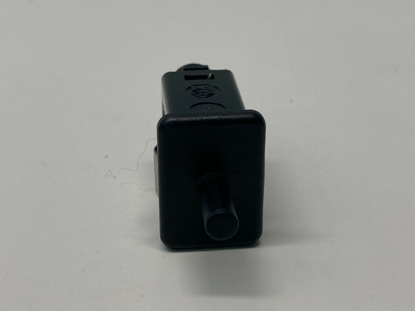 2002-2005 BMW 7-Series 745i 745Li Glove Box Position Sensor Light Switch 1388277