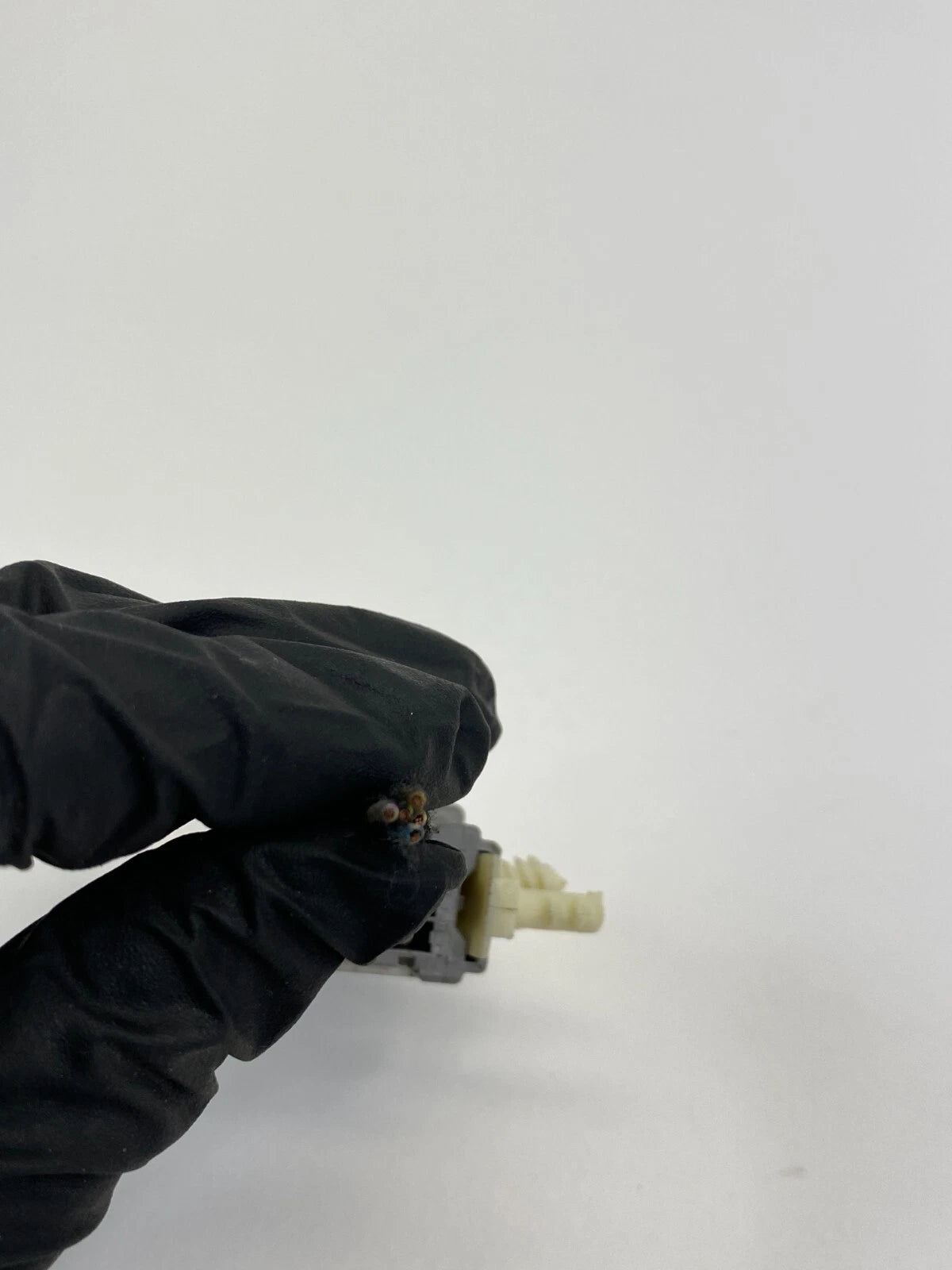 2011-2019 FORD EXPLORER REAR RIGHT SIDE TAIL LIGHT WIRING HARNESS CONNECTOR OEM