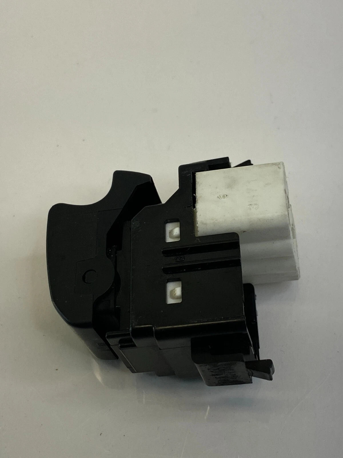 2004-2009 TOYOTA PRIUS FRONT RIGHT PASSENGER SIDE DOOR POWER WINDOW SWITCH