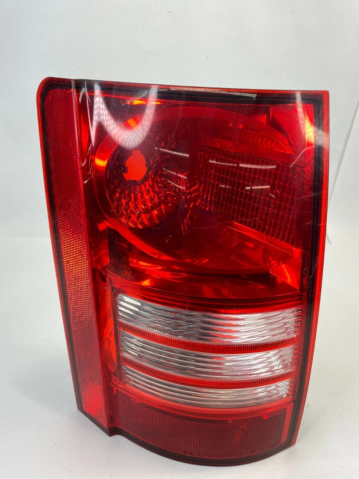 2008-2010 CHRYSLER TOWN & COUNTRY LEFT DRIVER SIDE TAILLIGHT LAMP 58622E OEM