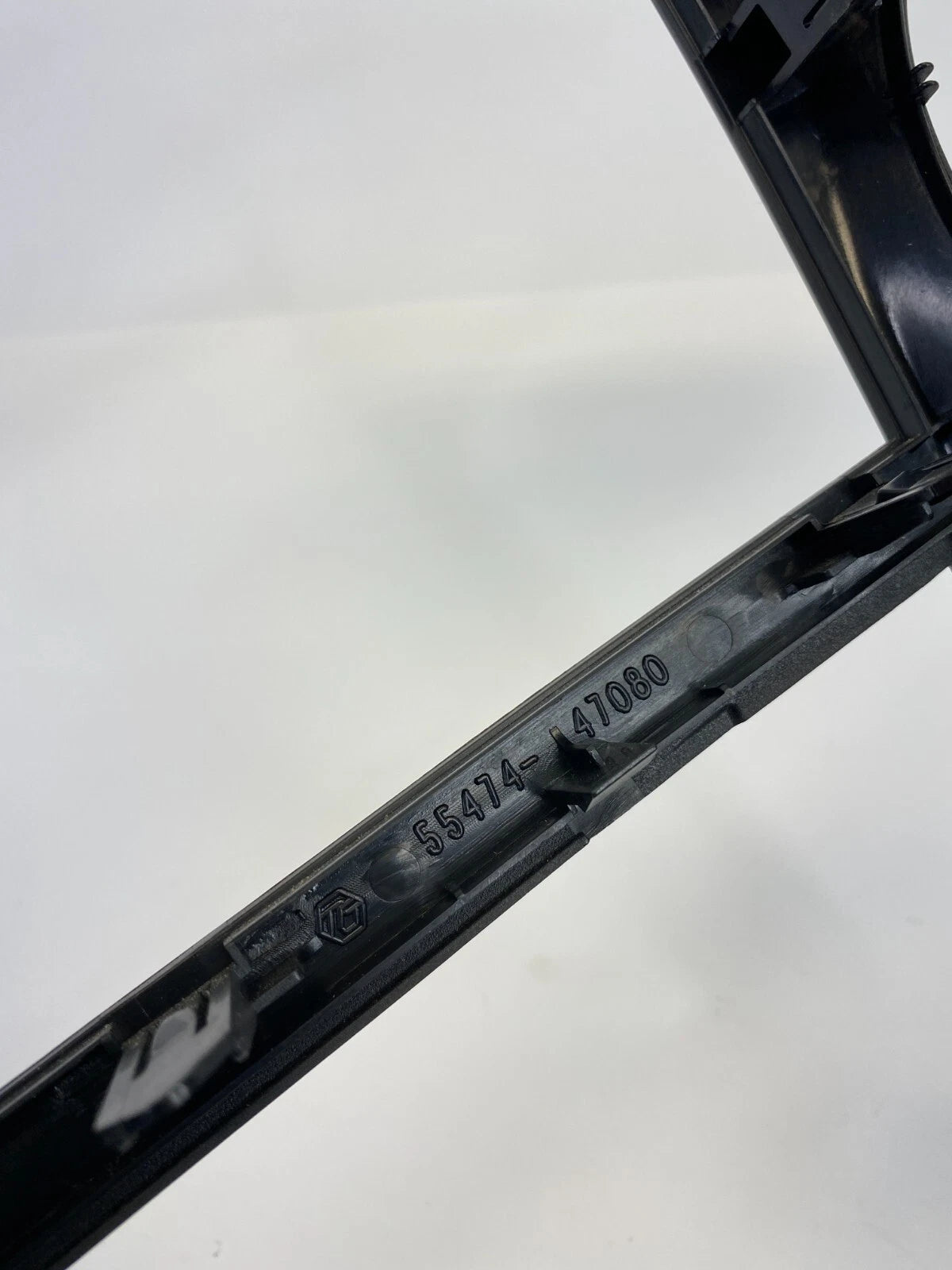 10-15 TOYOTA PRIUS BASE CENTER DASH RADIO SCREEN BEZEL TRIM PANEL 5547447080 OEM