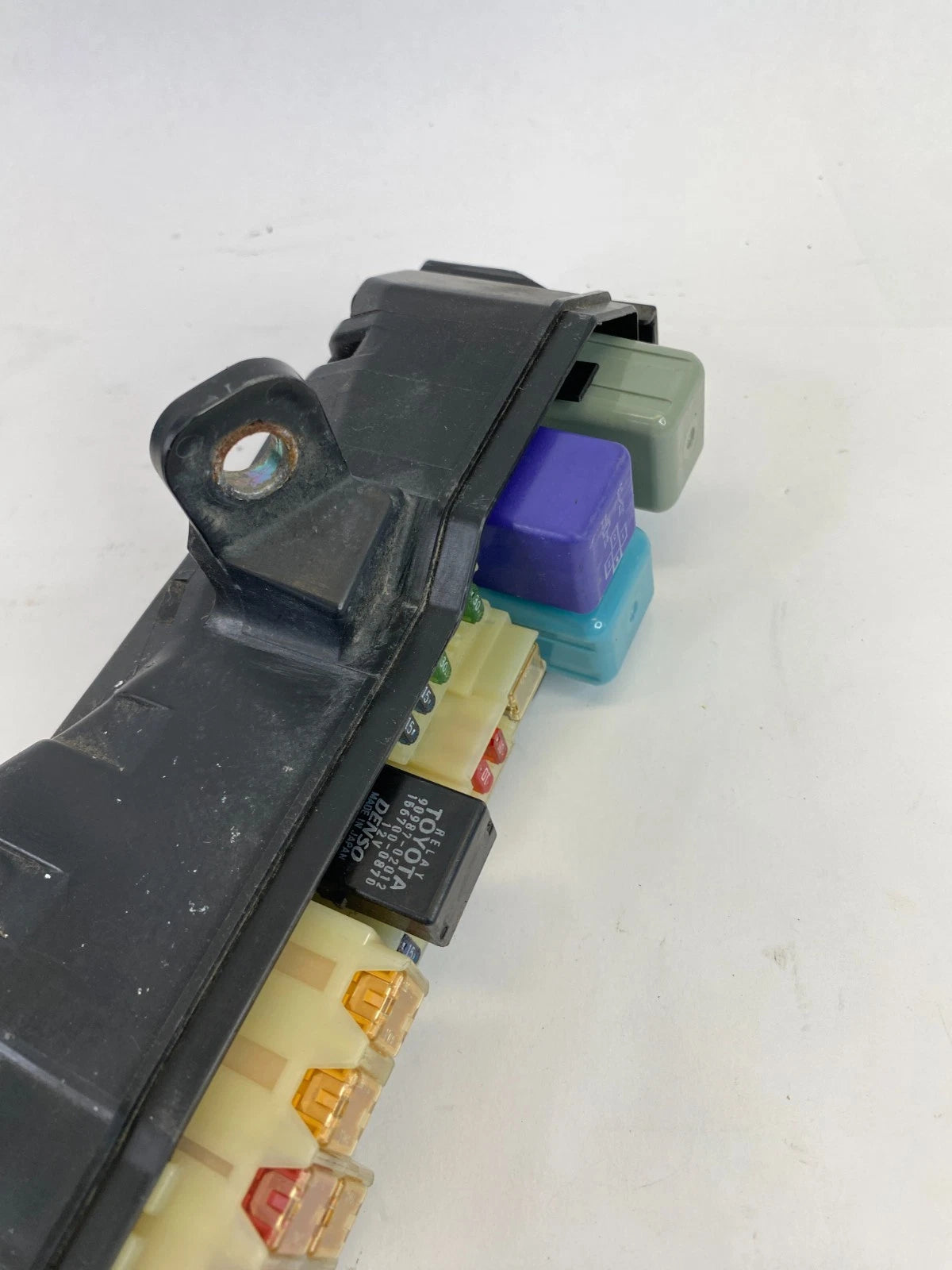 2001-2005 LEXUS GS300 3.0L A/T ENGINE FUSE BOX RELAY JUNCTION BLOCK