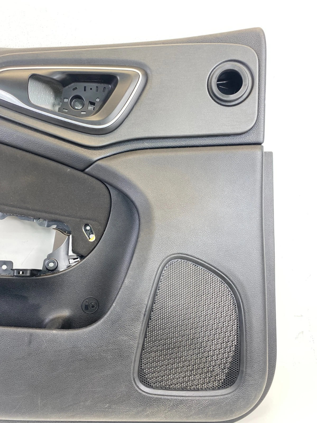 2015-2017 Chrysler 200 Front Left Side Interior Door Panel Assembly 5MC31DX9AB