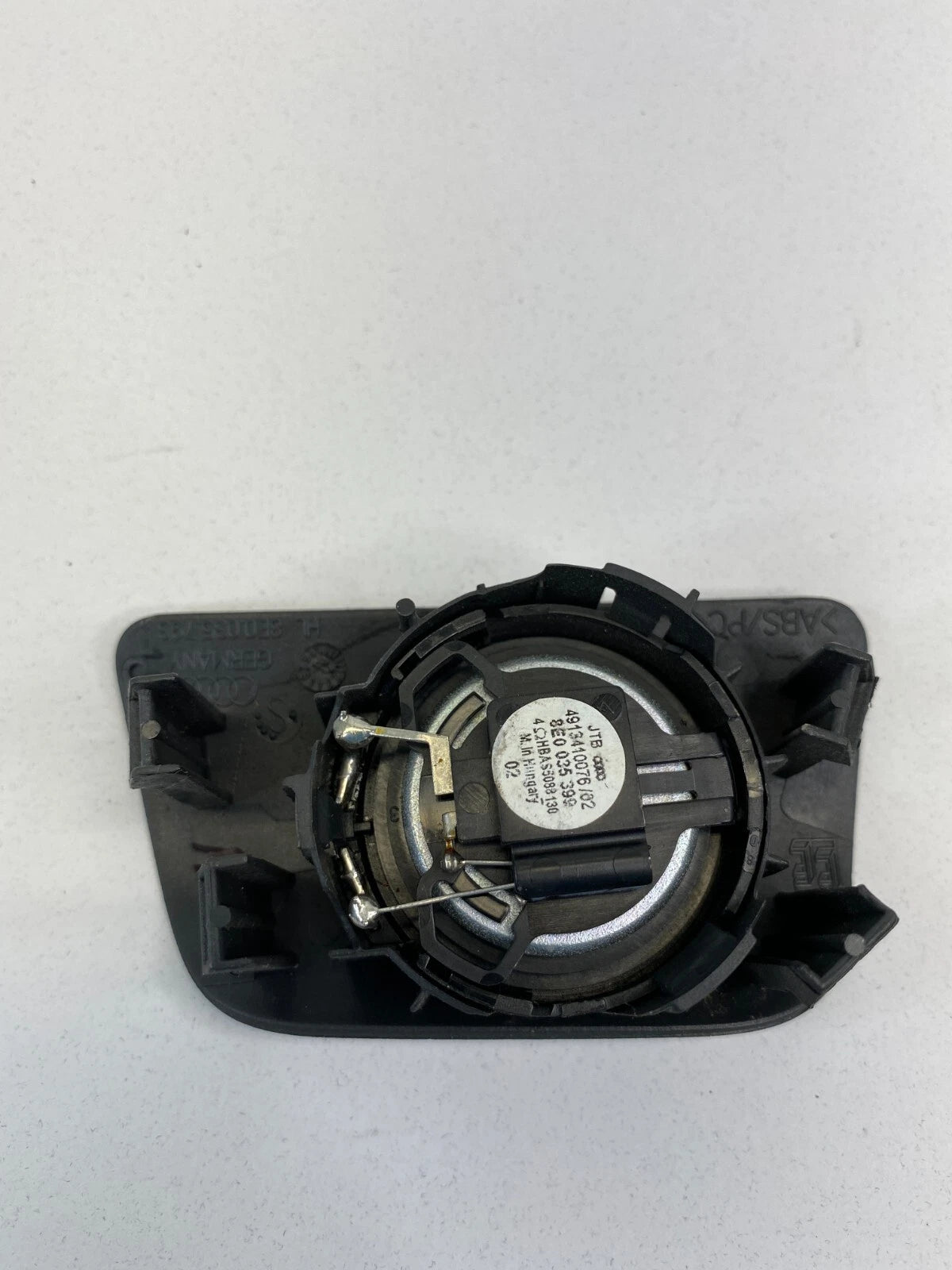 2005-2008 AUDI A4 QUATTRO REAR LEFT SIDE DOOR AUDIO SPEAKER TWEETER 8E0035399