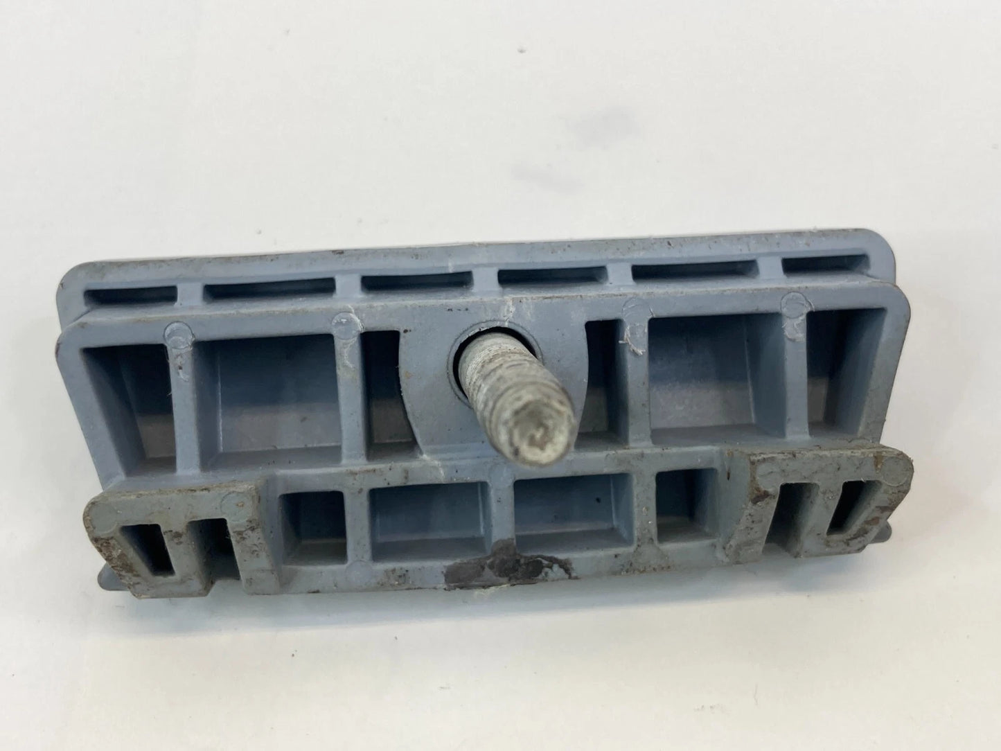 2011-2016 BUICK REGAL BATTERY DOWN RETAINER CLAMP HOLDER BRACKET 09115187 OEM